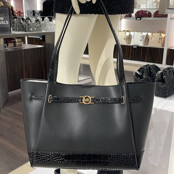 MICHAEL KORS
Reed Lg Lthr Belted Satchel Shoulder Handbag 
Black Crocodile 
NWT - Picture 7 of 16